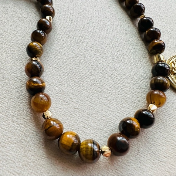 Genuine Tiger Eye Bead Necklace 18k Gold Plated Lion Pendant 18 Inches - Picture 10 of 17